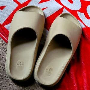 Yeezy Slides Bone Color Mens sz 11 no Box